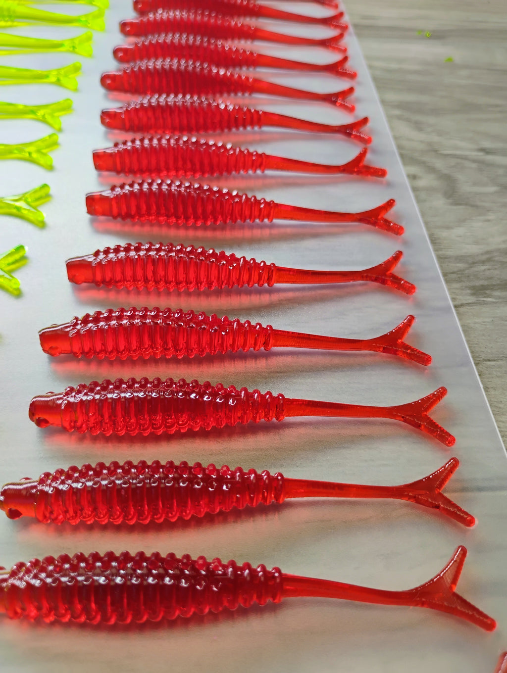 Wackys 3.5"Striketail Neon Series. 6 pack (Floating)
